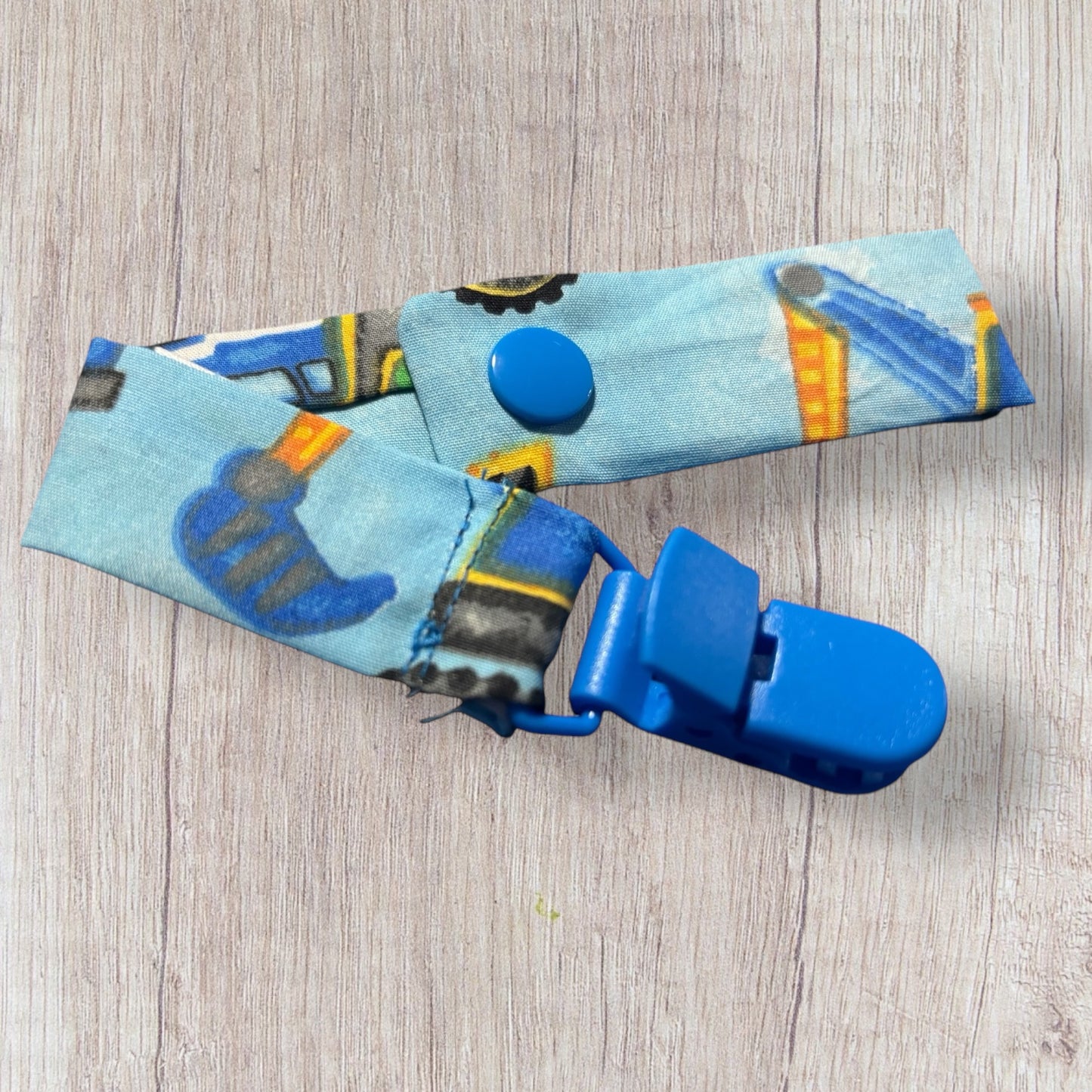 Little birdy yellow and green construction dummy chain